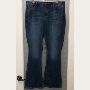 🎉2xHP🎉 LANE BRYANT Boot Cut Genuine Fit Jeans Distressed Stretch Size 16R NEW!